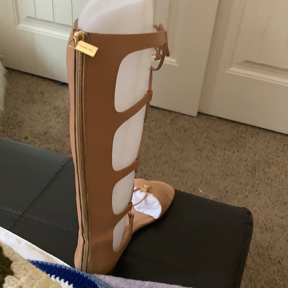 Michael kors Sandles size 7.5 - Picture 2 of 4